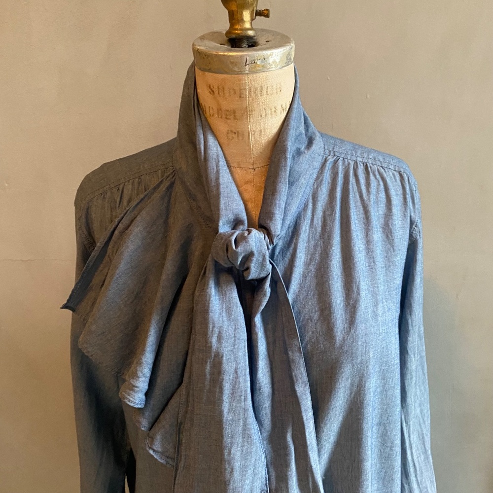 Gap Lightweight Cotton Chambray Tie Front Blouse, Size XL